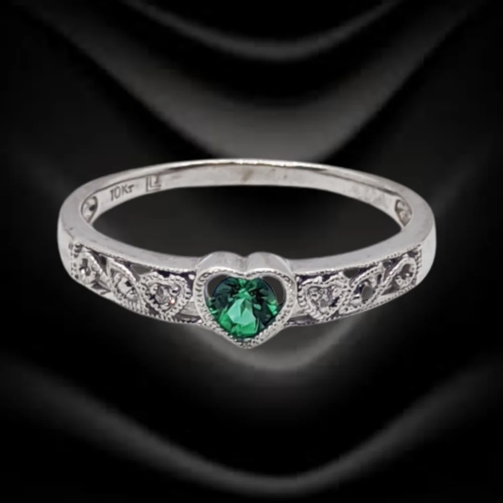 10K Lab Grown Emerald and Natural Diamonds Ring